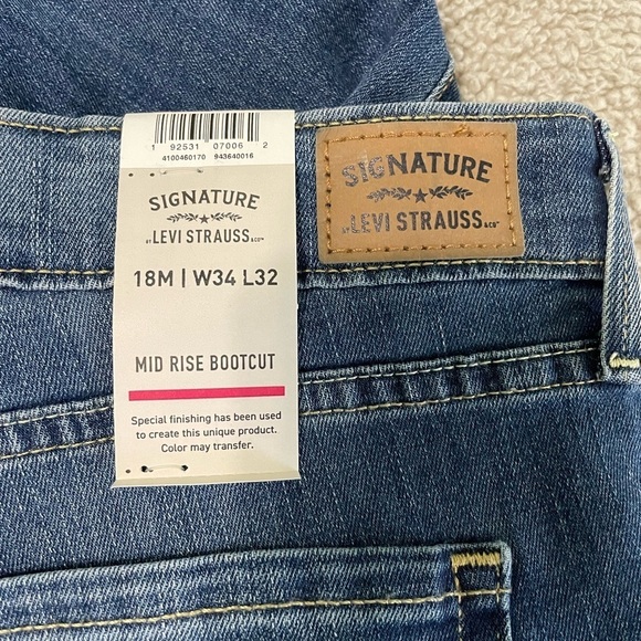 Brand new Signature Levi Strass mid rise boot cut size 18 nice stretch very cute - Picture 7 of 10